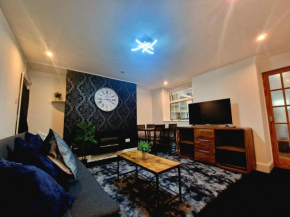 Private Courtyard apartment in Bradford with Parking